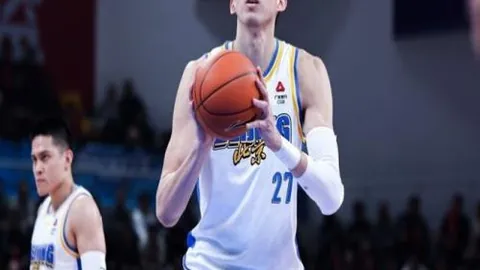 巴西南美區預選賽巴西1-0微勝委內瑞拉，菲爾米諾獨取分，兩次入球被吹无效